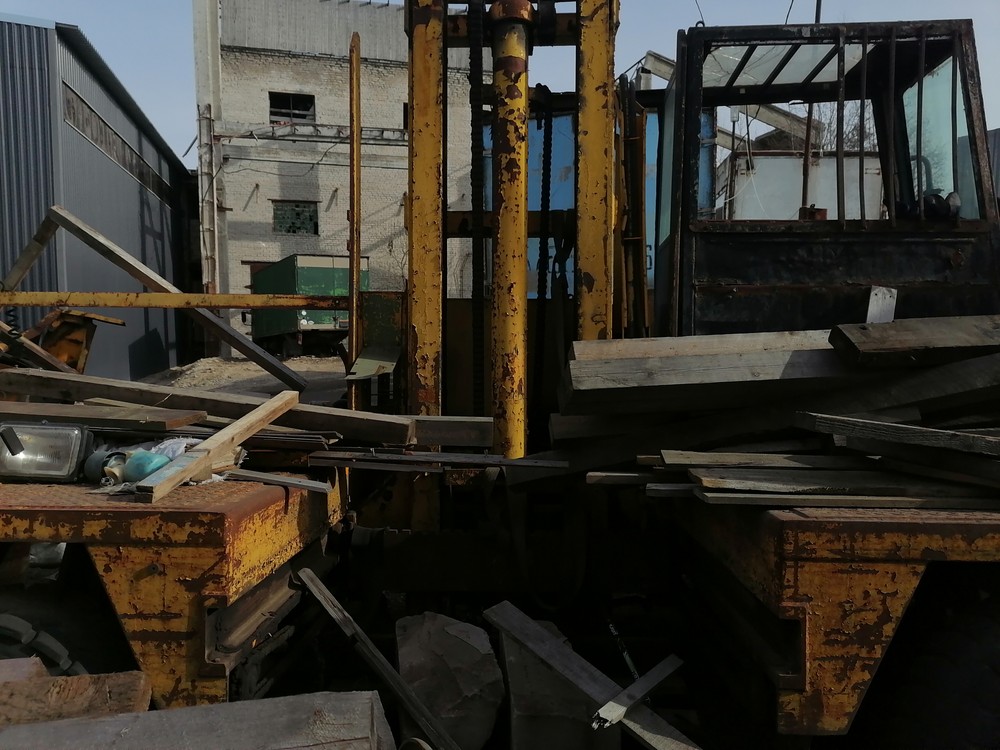 Вилочный боковой погрузчик Boss